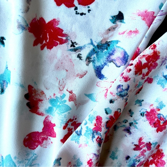 Floral Blouse - Size Small - Picture 15 of 16